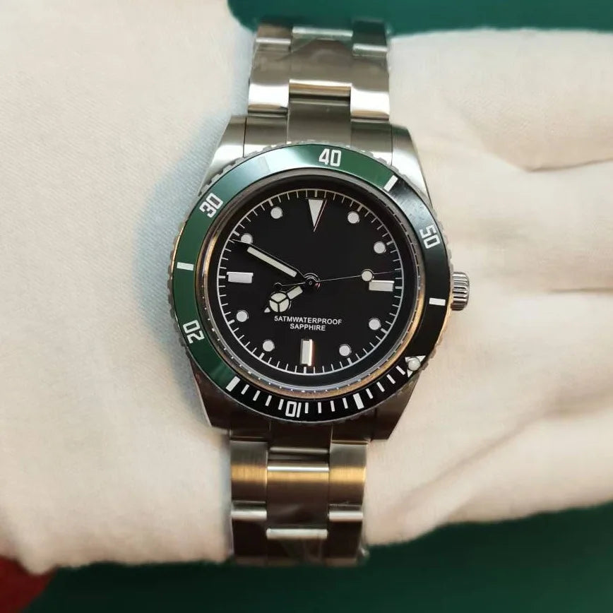 Stainless Steel Watch Men's European and American Business Leisure Quartz Sapphire Watch Swimming Waterproof Outdoor Sport Watch